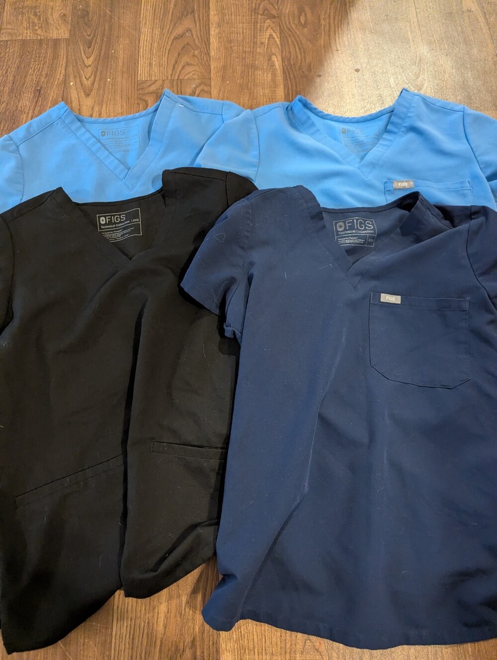 Figs XXS Scrub Top Women's Set Of 4 Blue Black Navy
